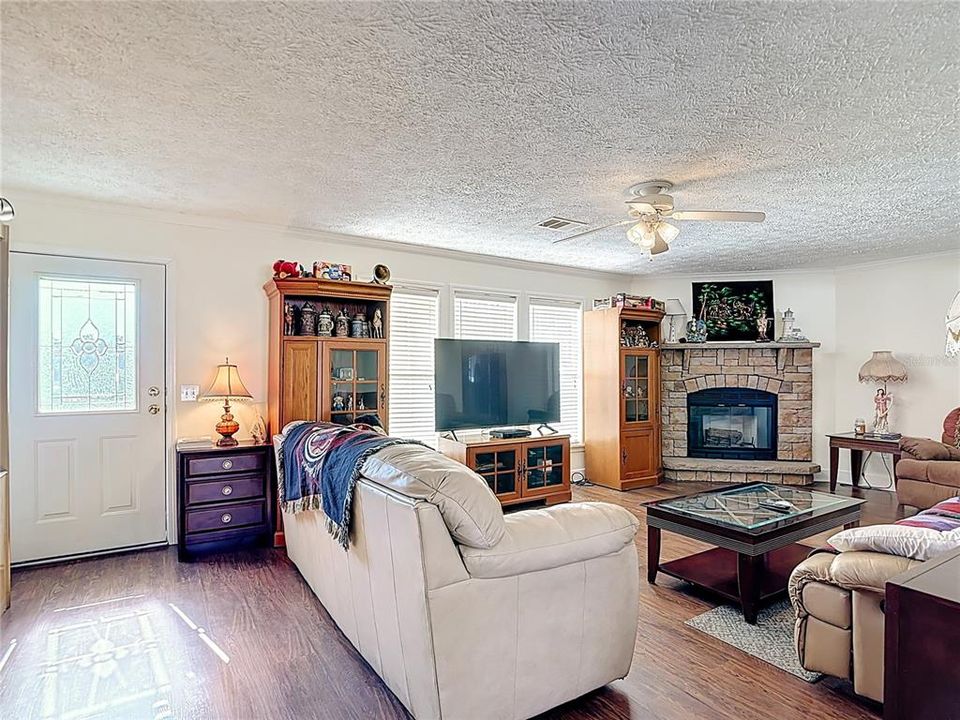 На продажу: $439,500 (3 спален, 2 ванн, 2040 Квадратных фут)