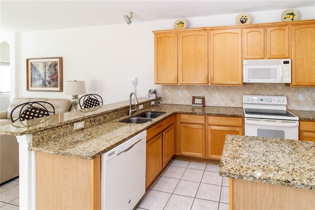 На продажу: $455,000 (3 спален, 3 ванн, 2230 Квадратных фут)