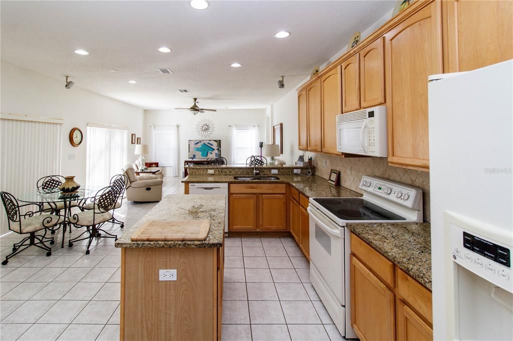 На продажу: $455,000 (3 спален, 3 ванн, 2230 Квадратных фут)