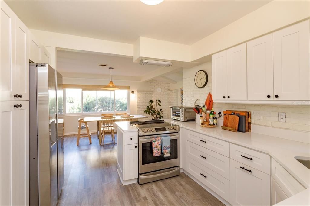 For Sale: $440,000 (3 beds, 2 baths, 1551 Square Feet)