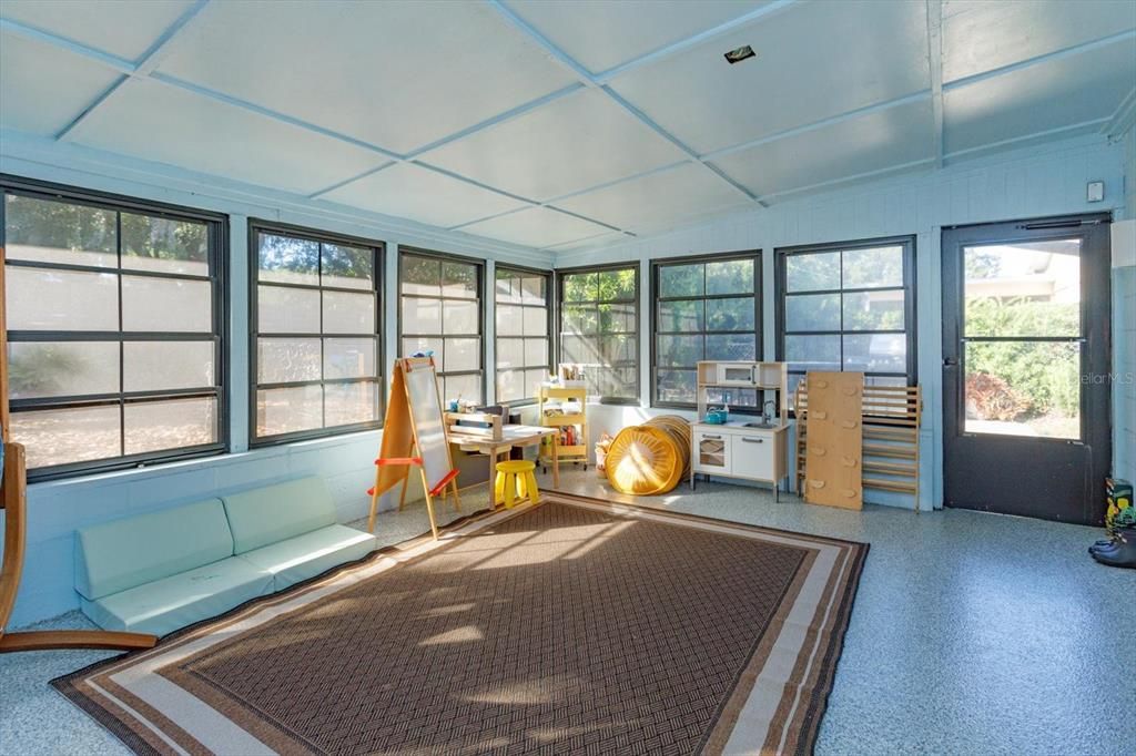 For Sale: $440,000 (3 beds, 2 baths, 1551 Square Feet)