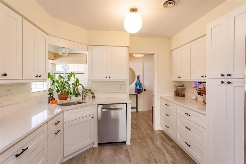 For Sale: $440,000 (3 beds, 2 baths, 1551 Square Feet)