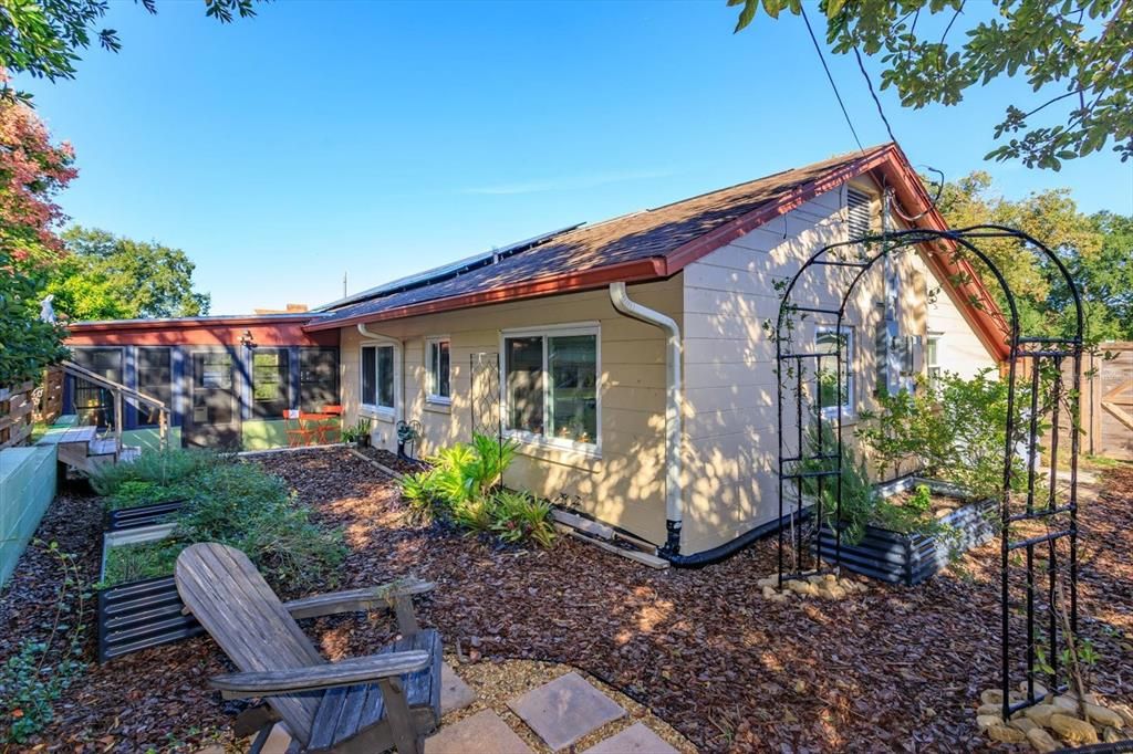 For Sale: $440,000 (3 beds, 2 baths, 1551 Square Feet)