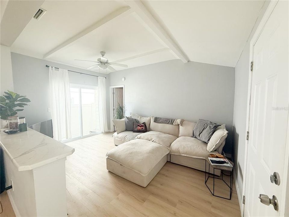 待售: $699,999 (4 贝兹, 0 浴室, 1790 平方英尺)