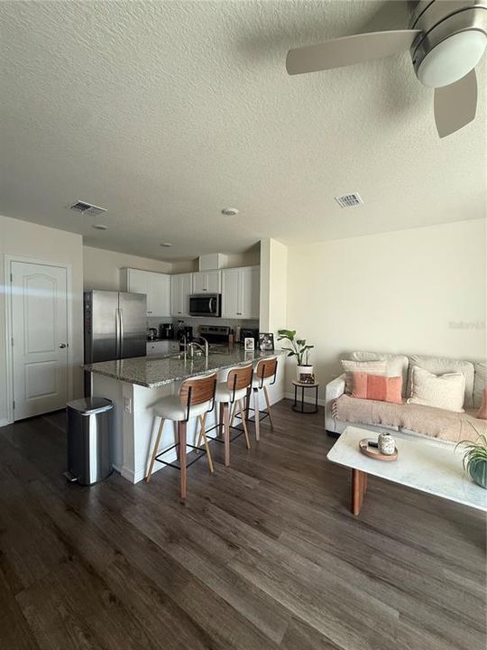 В аренду: $1,950 (3 спален, 2 ванн, 1488 Квадратных фут)