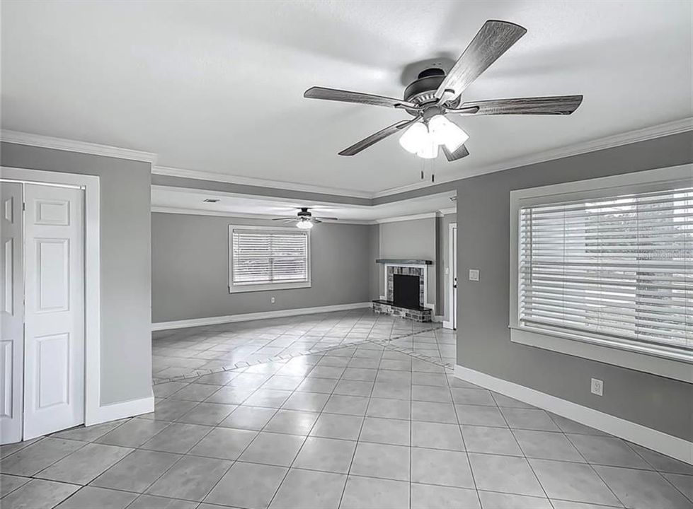 For Rent: $2,300 (3 beds, 2 baths, 1464 Square Feet)