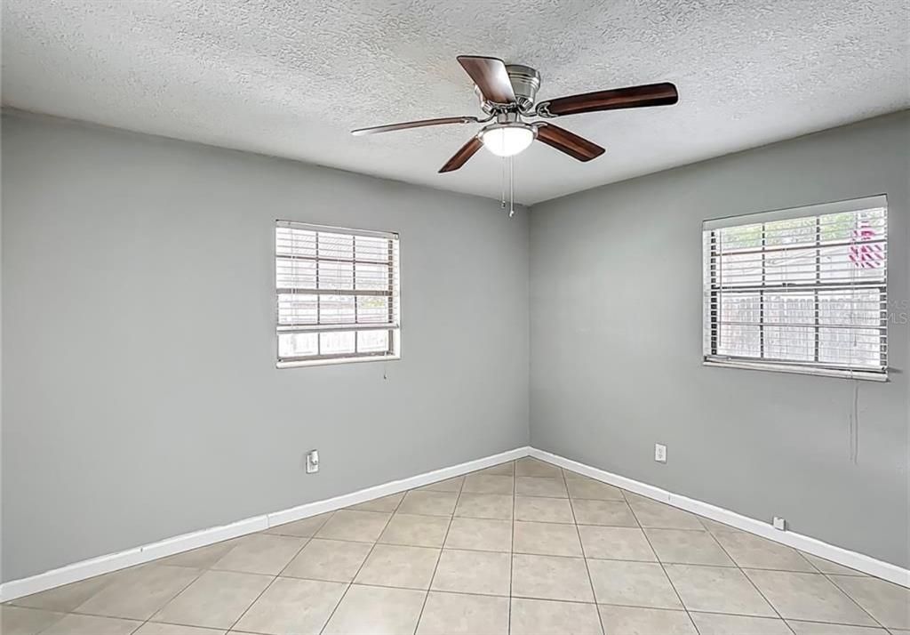 For Rent: $2,300 (3 beds, 2 baths, 1464 Square Feet)