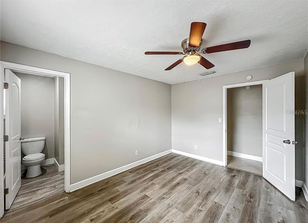 For Rent: $2,300 (3 beds, 2 baths, 1464 Square Feet)