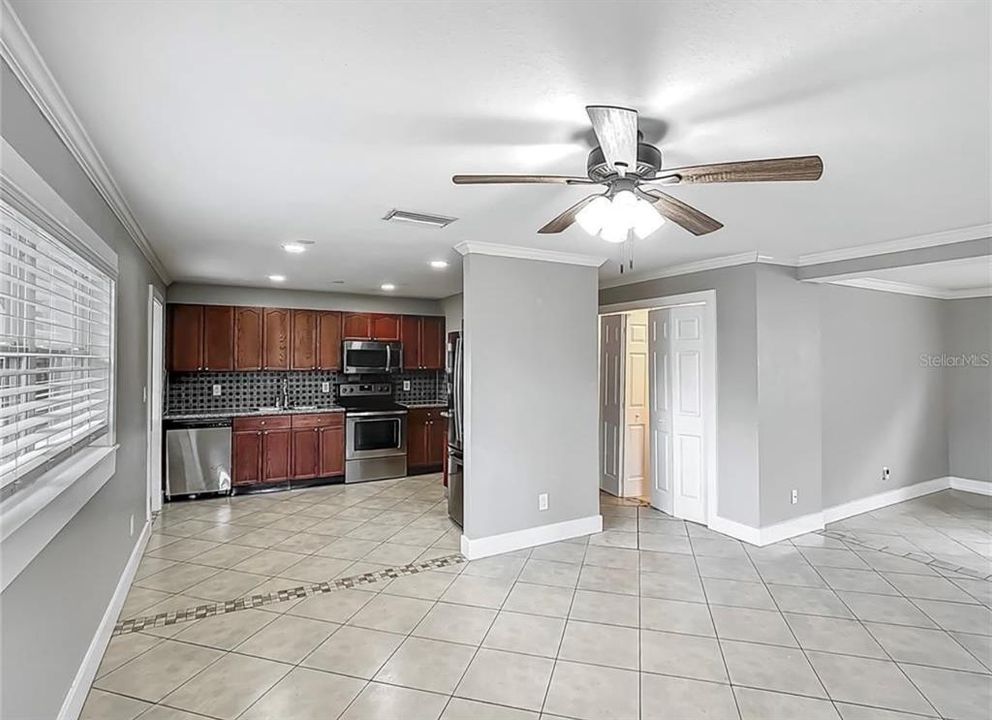 For Rent: $2,300 (3 beds, 2 baths, 1464 Square Feet)