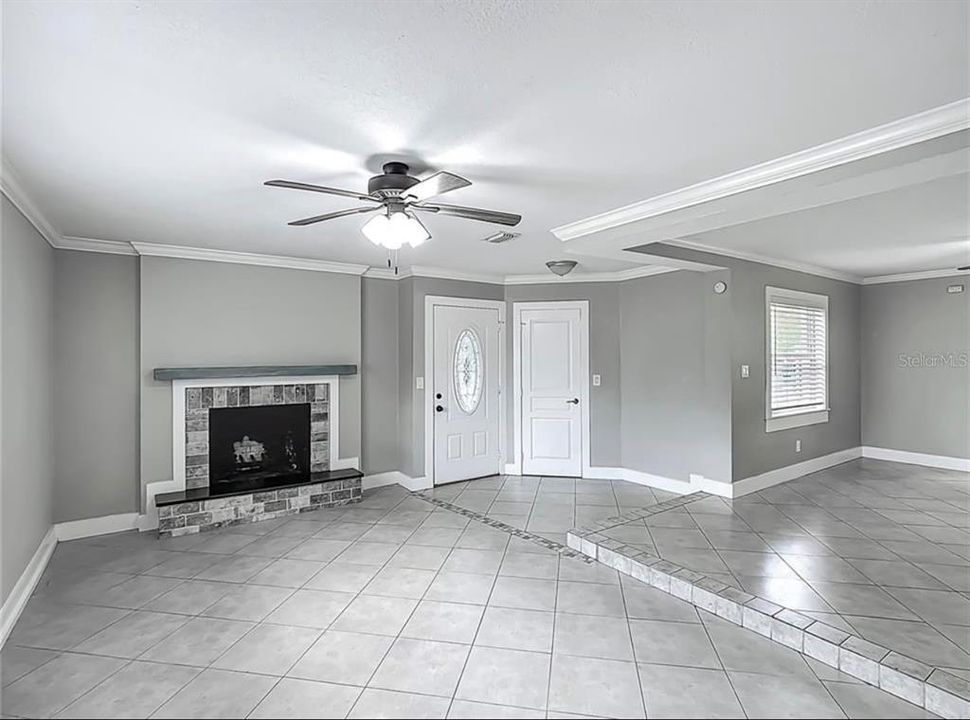 For Rent: $2,300 (3 beds, 2 baths, 1464 Square Feet)