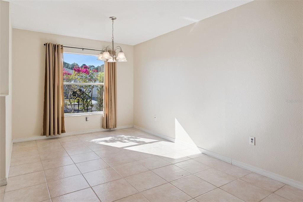 For Sale: $295,000 (2 beds, 2 baths, 1421 Square Feet)