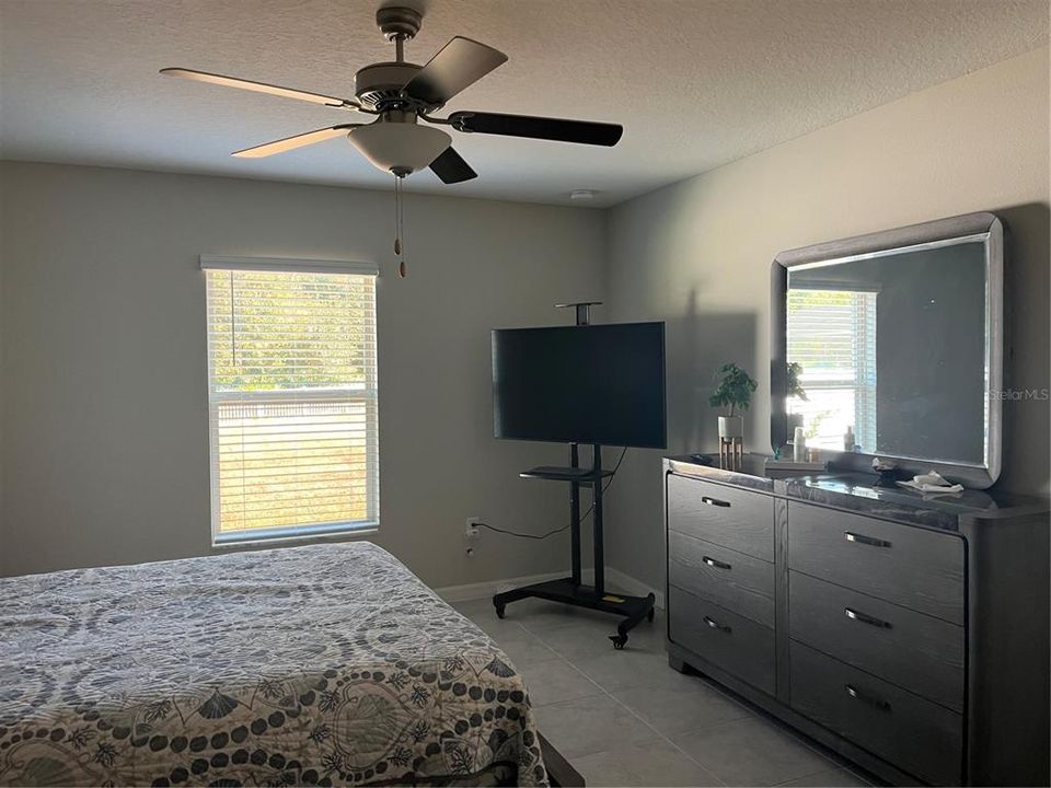 На продажу: $340,000 (3 спален, 2 ванн, 1561 Квадратных фут)