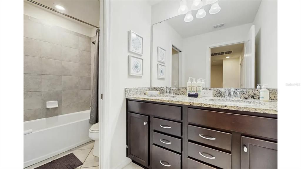 待售: $459,000 (5 贝兹, 4 浴室, 2281 平方英尺)