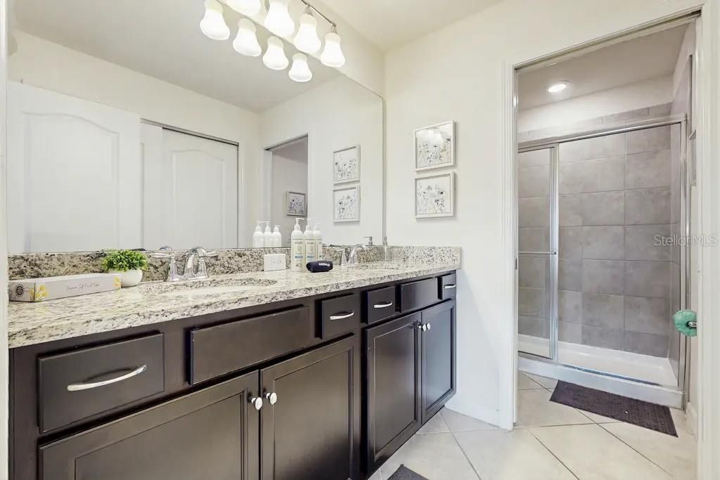 待售: $459,000 (5 贝兹, 4 浴室, 2281 平方英尺)