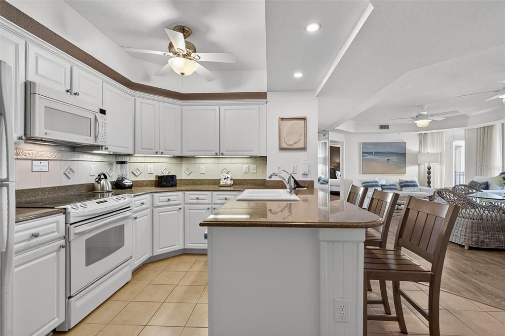 For Sale: $745,000 (3 beds, 3 baths, 1435 Square Feet)