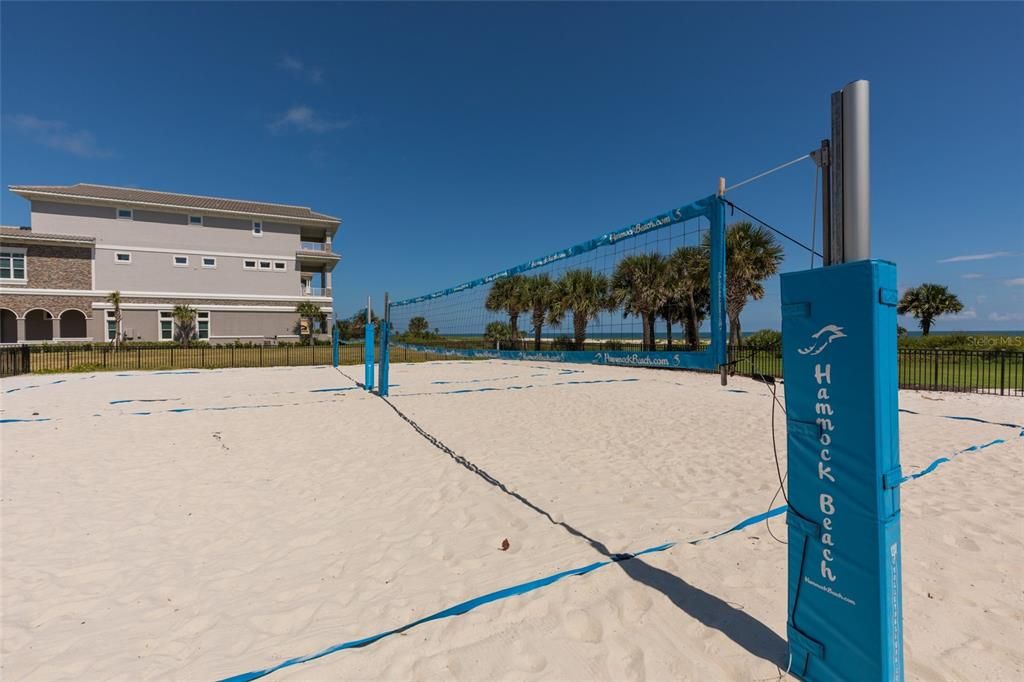 For Sale: $745,000 (3 beds, 3 baths, 1435 Square Feet)