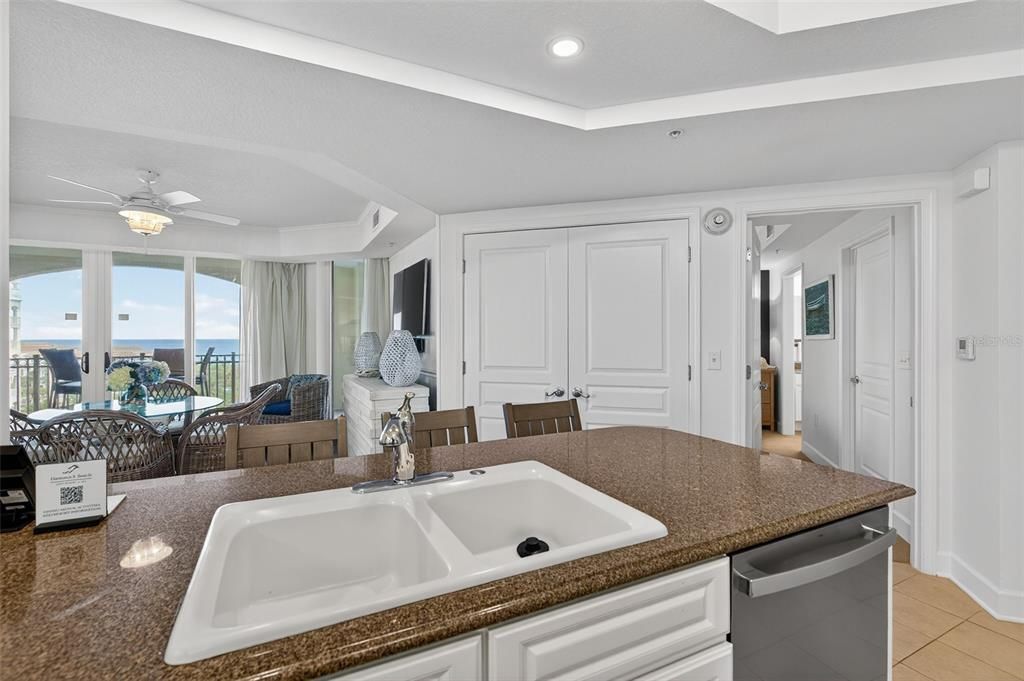 For Sale: $745,000 (3 beds, 3 baths, 1435 Square Feet)