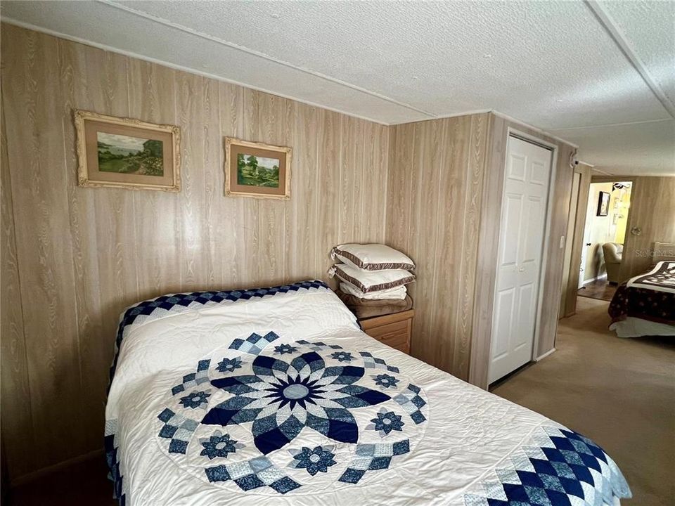 待售: $99,500 (2 贝兹, 1 浴室, 994 平方英尺)