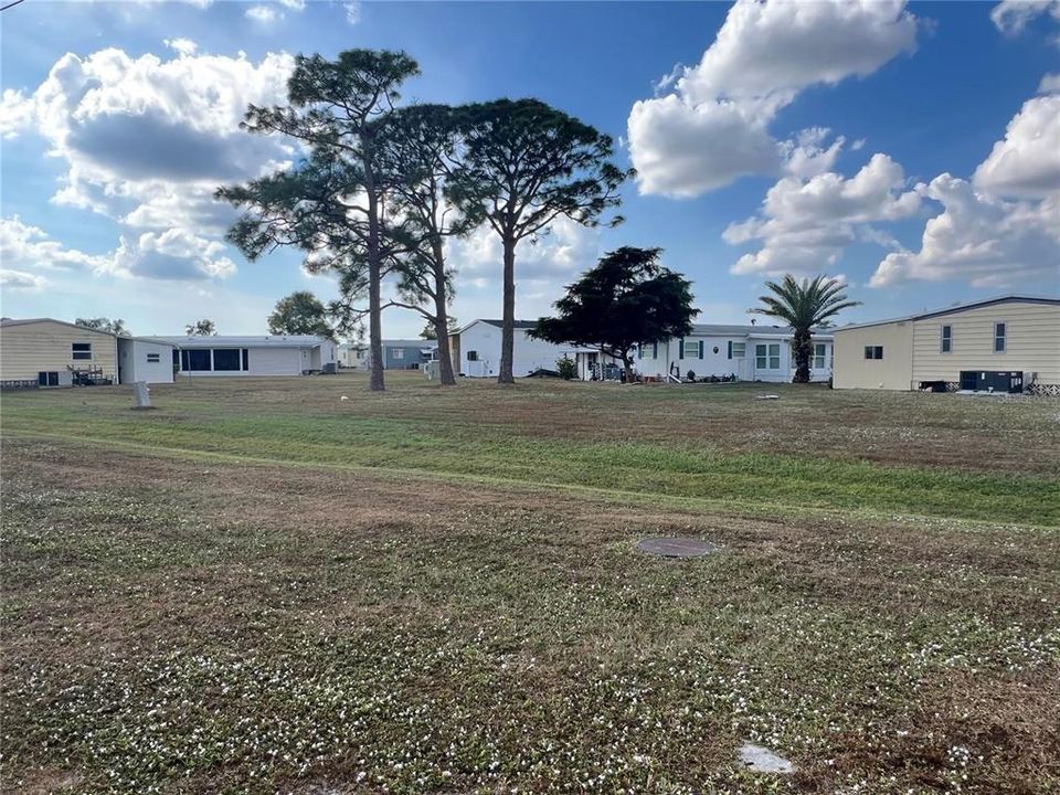 待售: $99,500 (2 贝兹, 1 浴室, 994 平方英尺)