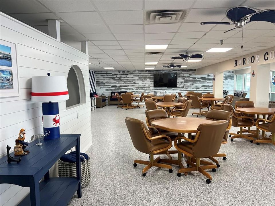 待售: $99,500 (2 贝兹, 1 浴室, 994 平方英尺)