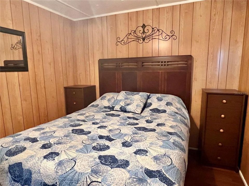 待售: $99,500 (2 贝兹, 1 浴室, 994 平方英尺)