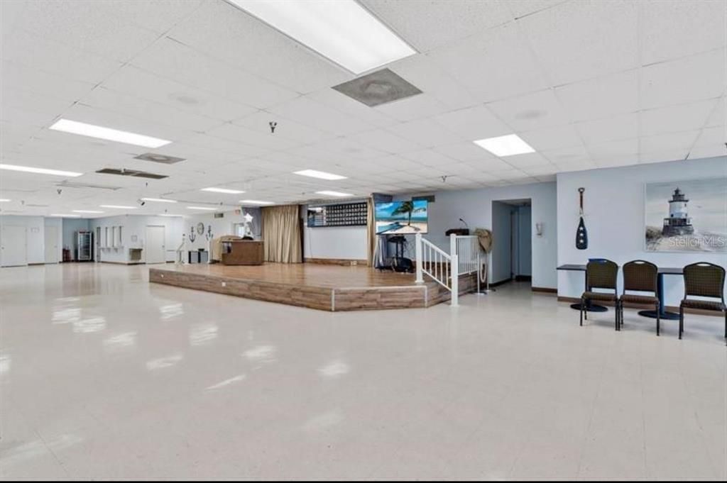 待售: $99,500 (2 贝兹, 1 浴室, 994 平方英尺)