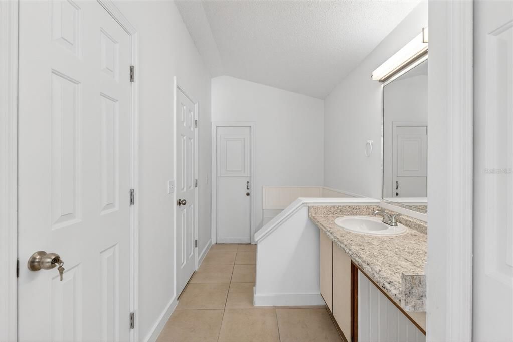 For Sale: $359,900 (3 beds, 2 baths, 1484 Square Feet)