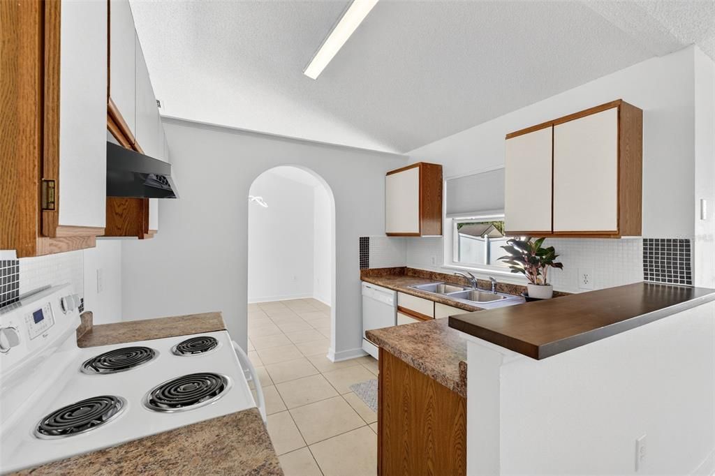 For Sale: $359,900 (3 beds, 2 baths, 1484 Square Feet)