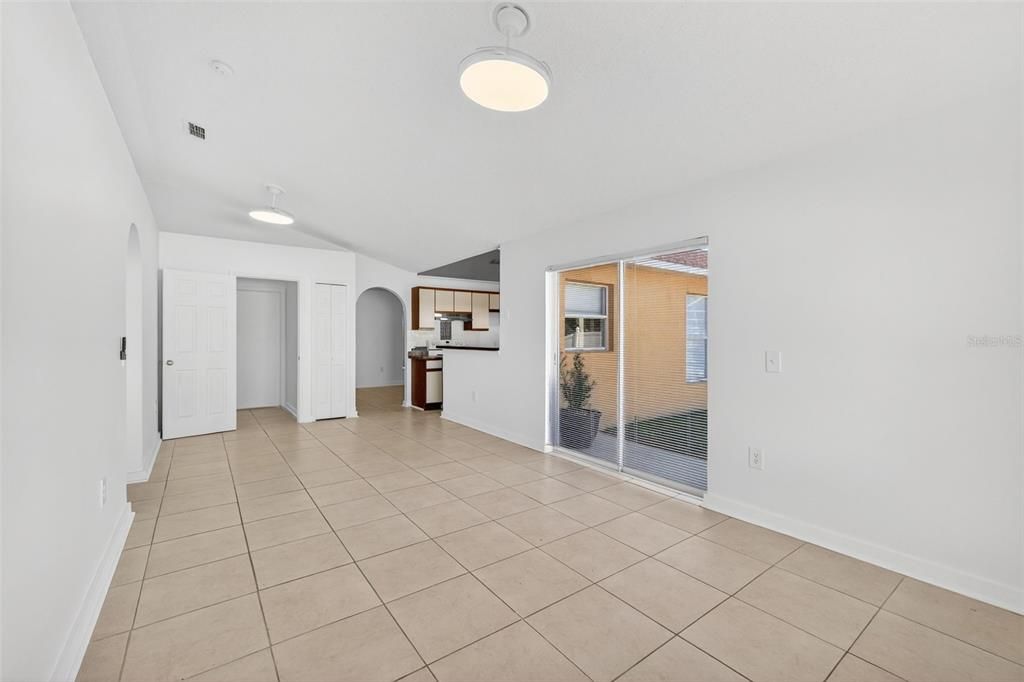 For Sale: $359,900 (3 beds, 2 baths, 1484 Square Feet)