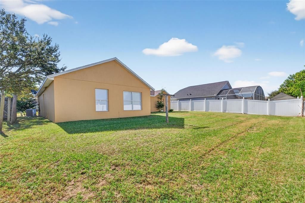 For Sale: $359,900 (3 beds, 2 baths, 1484 Square Feet)