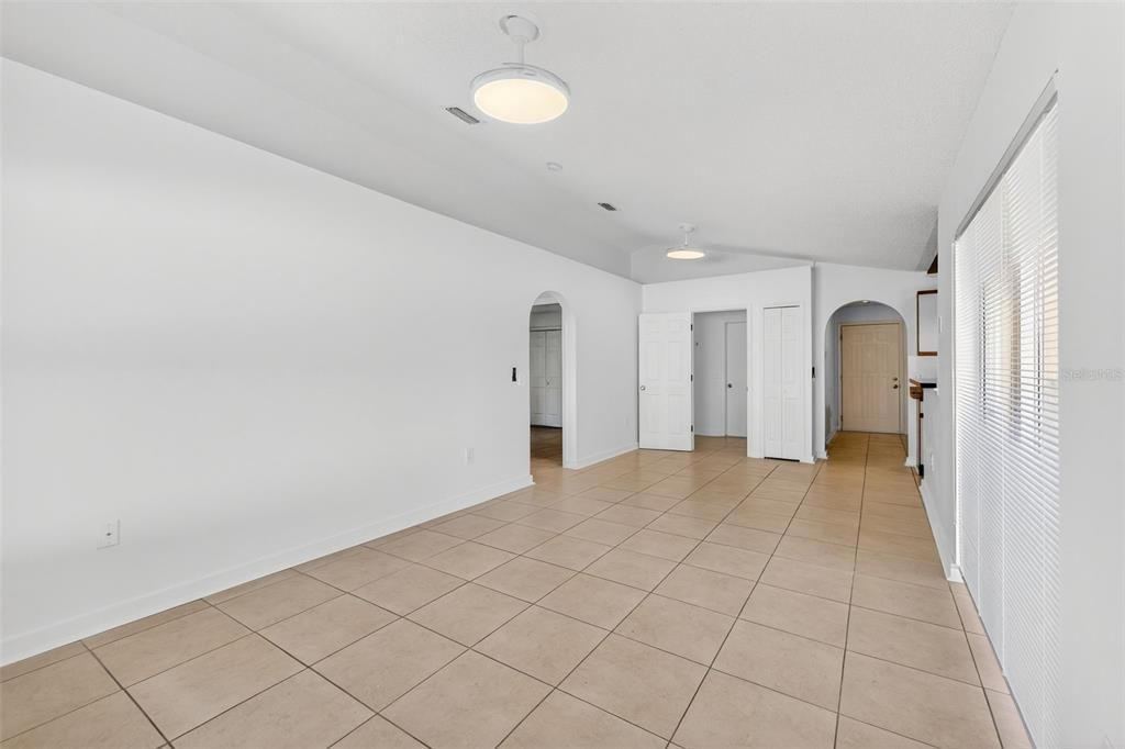 For Sale: $359,900 (3 beds, 2 baths, 1484 Square Feet)