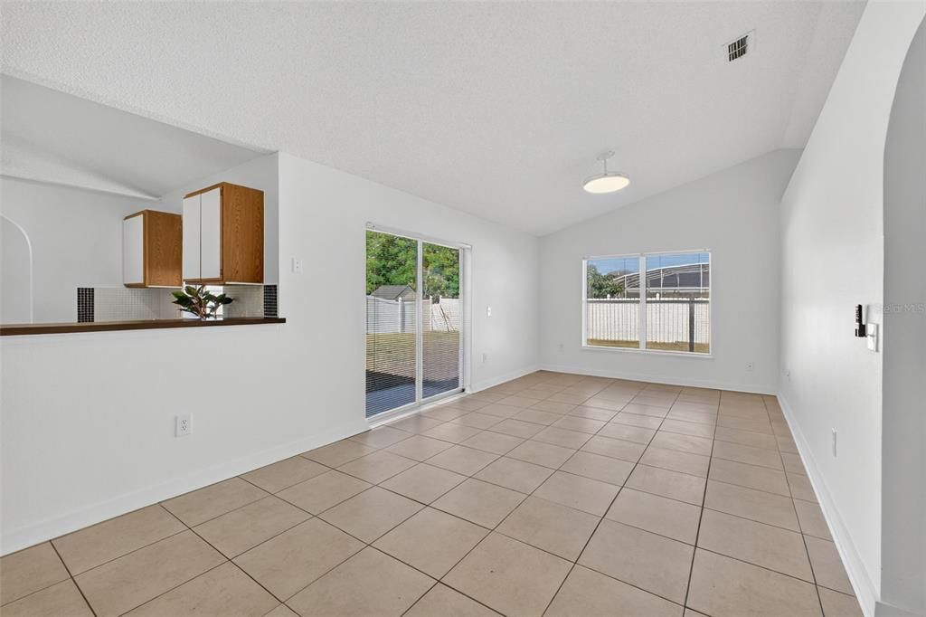 For Sale: $359,900 (3 beds, 2 baths, 1484 Square Feet)