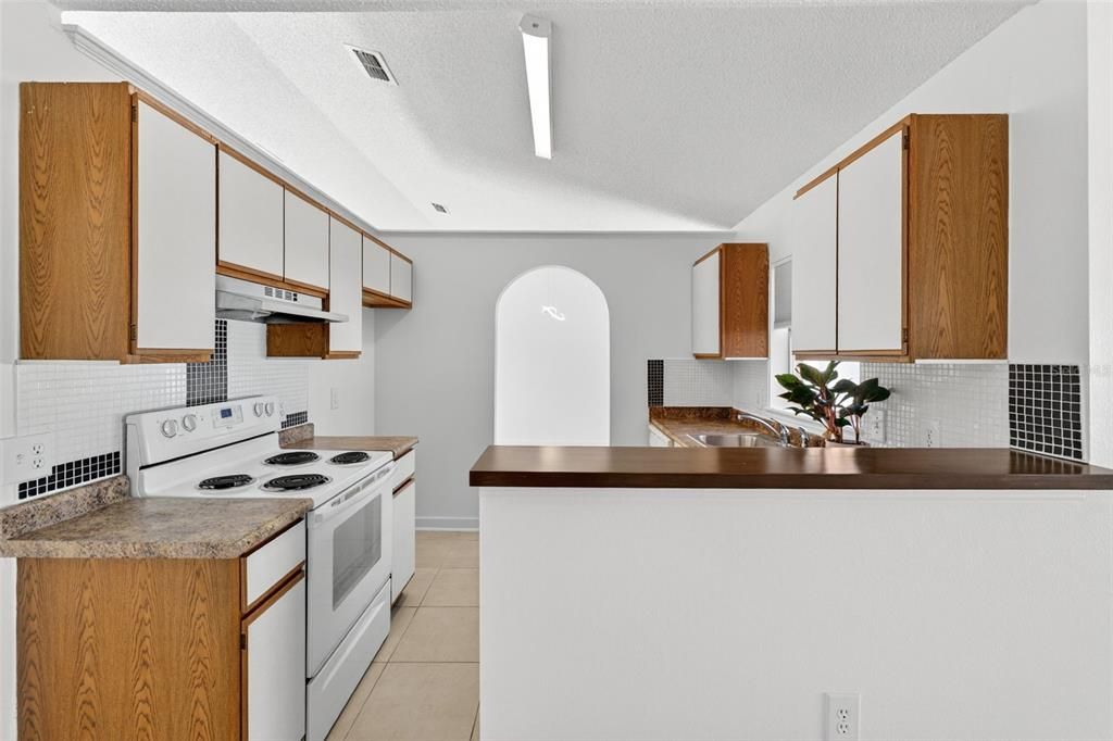 For Sale: $359,900 (3 beds, 2 baths, 1484 Square Feet)