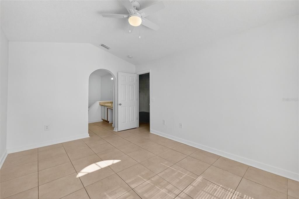 For Sale: $359,900 (3 beds, 2 baths, 1484 Square Feet)