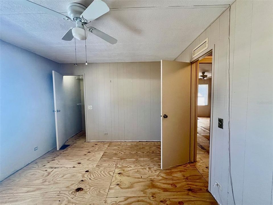 待售: $85,000 (2 贝兹, 2 浴室, 1056 平方英尺)