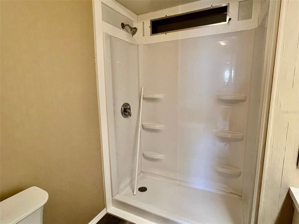 待售: $85,000 (2 贝兹, 2 浴室, 1056 平方英尺)