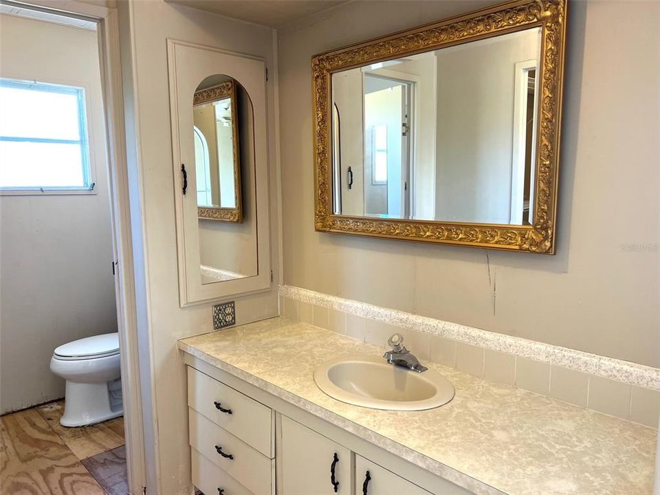 待售: $85,000 (2 贝兹, 2 浴室, 1056 平方英尺)