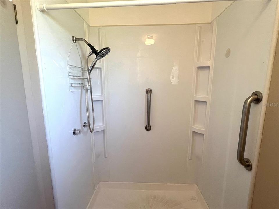 待售: $85,000 (2 贝兹, 2 浴室, 1056 平方英尺)