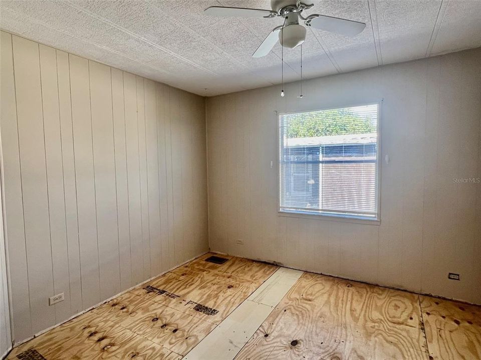 待售: $85,000 (2 贝兹, 2 浴室, 1056 平方英尺)