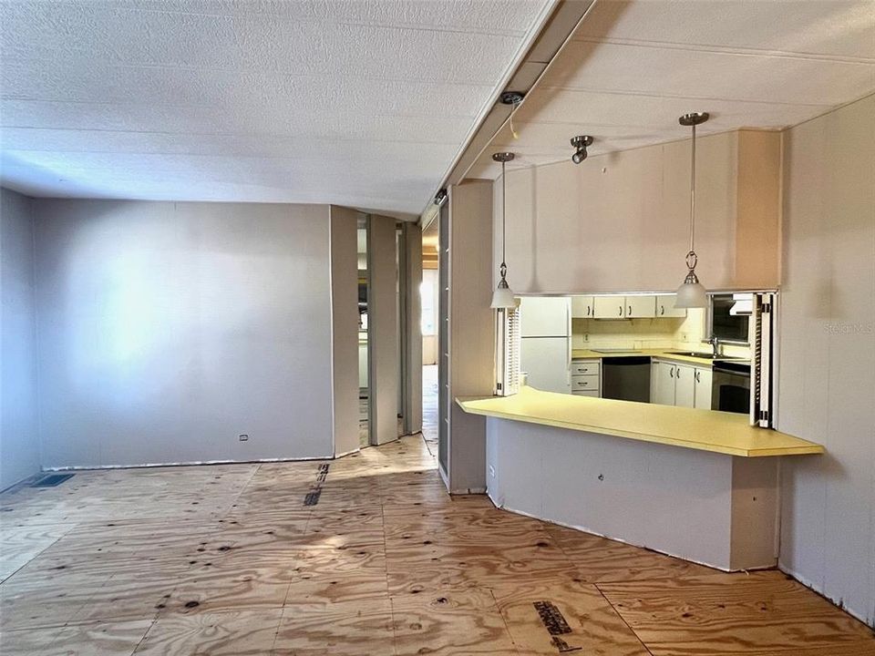 待售: $85,000 (2 贝兹, 2 浴室, 1056 平方英尺)