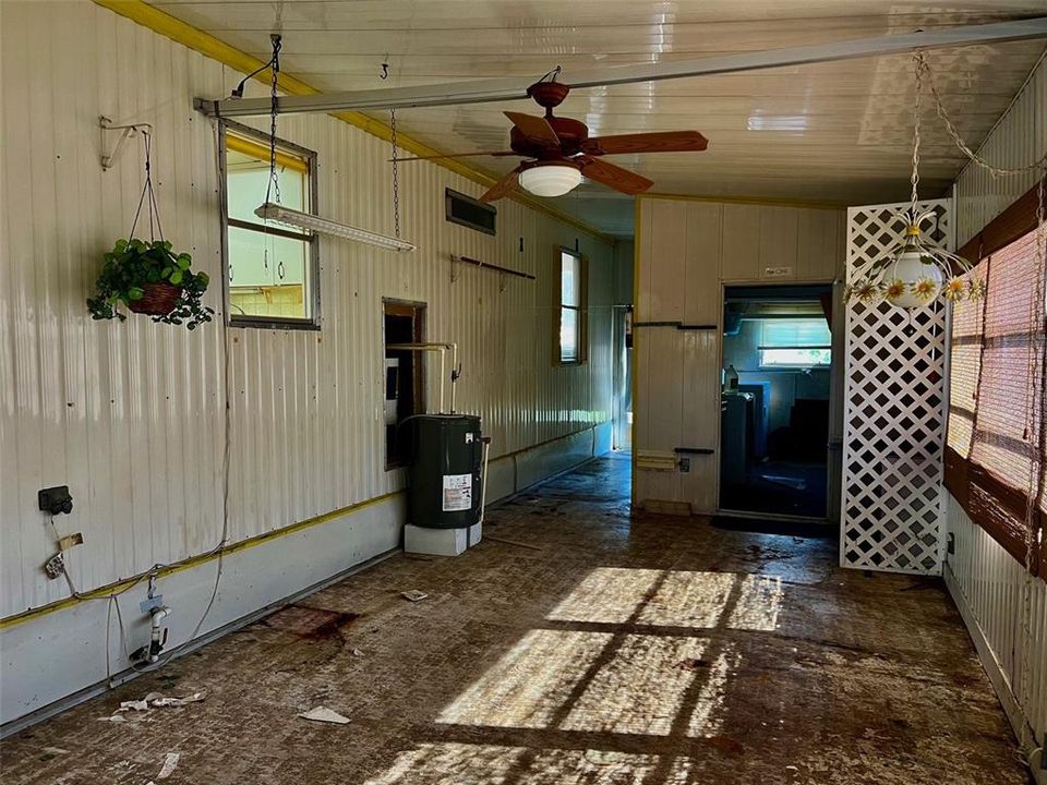 待售: $85,000 (2 贝兹, 2 浴室, 1056 平方英尺)