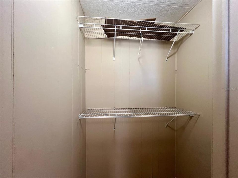 待售: $85,000 (2 贝兹, 2 浴室, 1056 平方英尺)