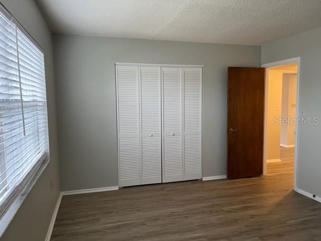 出租: $1,800 (2 贝兹, 2 浴室, 958 平方英尺)