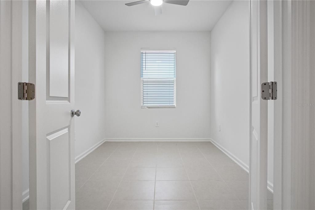 Activo con contrato: $1,650 (3 camas, 2 baños, 1650 Pies cuadrados)