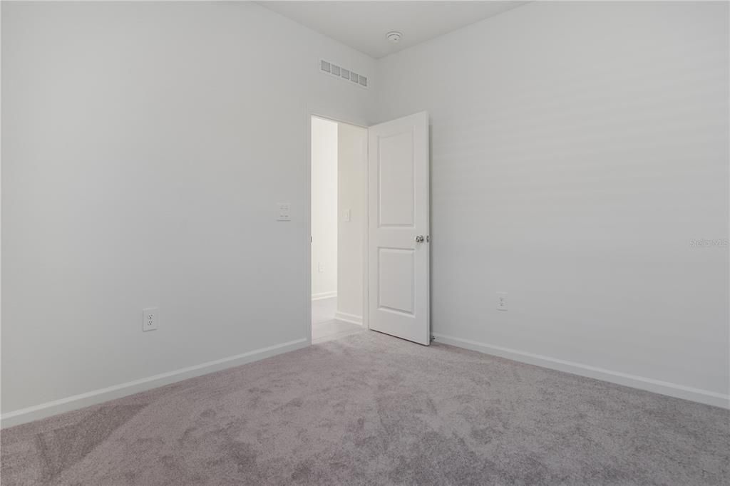 Activo con contrato: $1,650 (3 camas, 2 baños, 1650 Pies cuadrados)