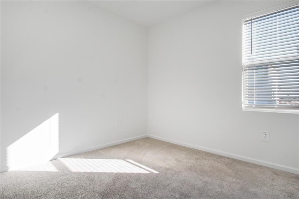 Activo con contrato: $1,650 (3 camas, 2 baños, 1650 Pies cuadrados)