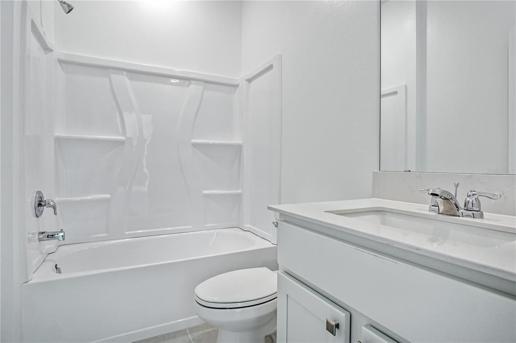 Activo con contrato: $1,650 (3 camas, 2 baños, 1650 Pies cuadrados)