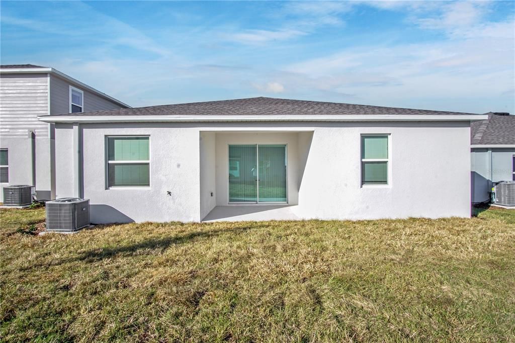 Activo con contrato: $1,650 (3 camas, 2 baños, 1650 Pies cuadrados)