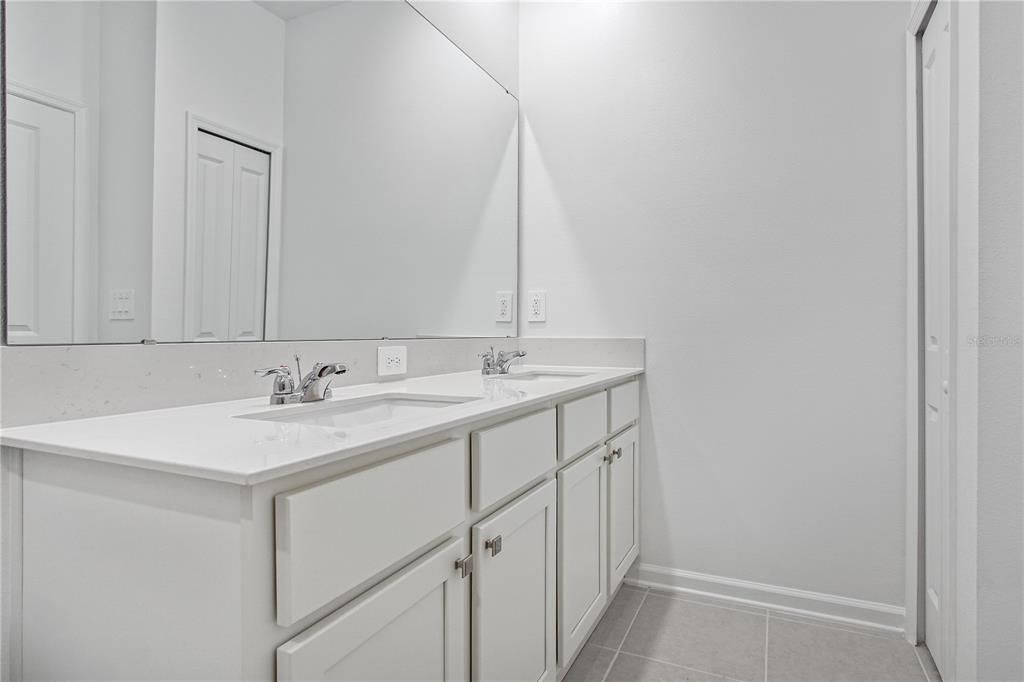 Activo con contrato: $1,650 (3 camas, 2 baños, 1650 Pies cuadrados)