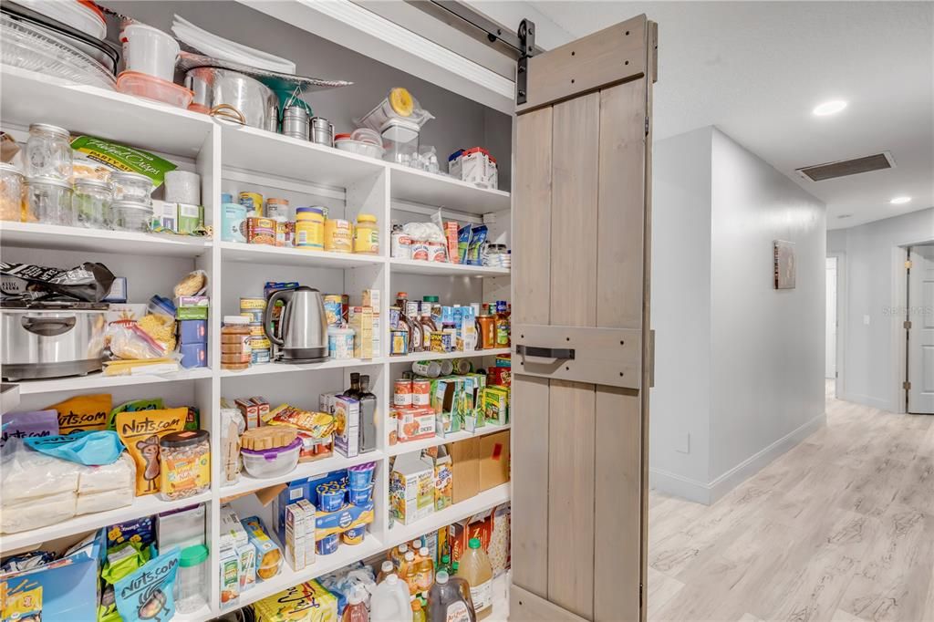 En Venta: $695,000 (4 camas, 3 baños, 2652 Pies cuadrados)